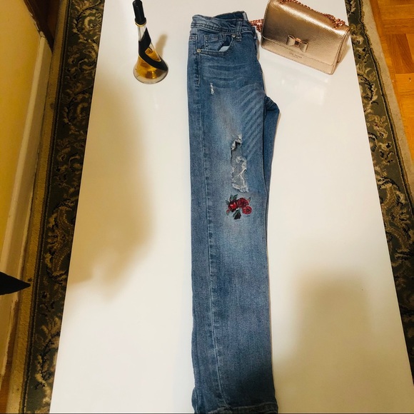 Flowered Jeans - Picture 2 of 4